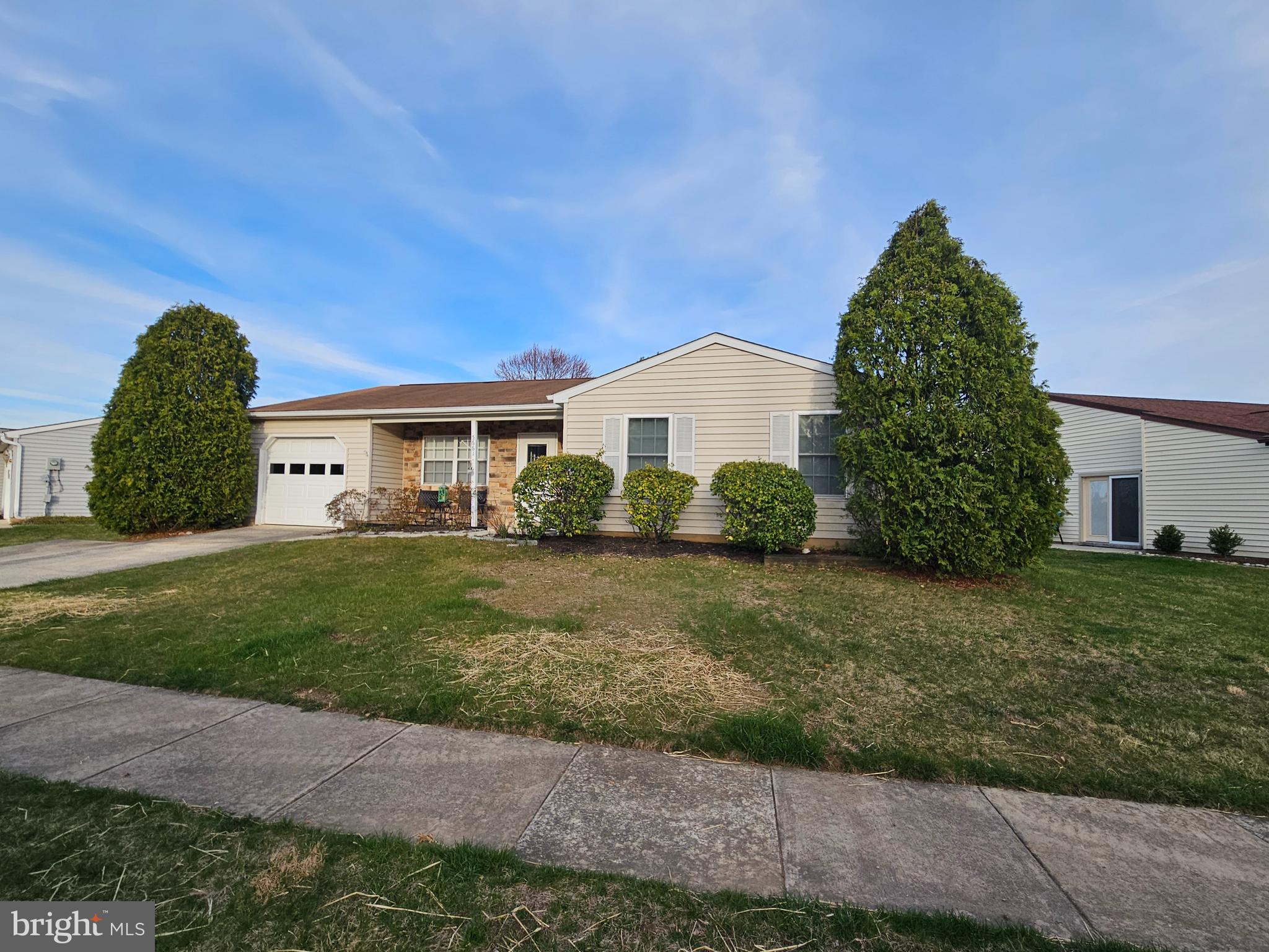 5661 CRABAPPLE DRIVE