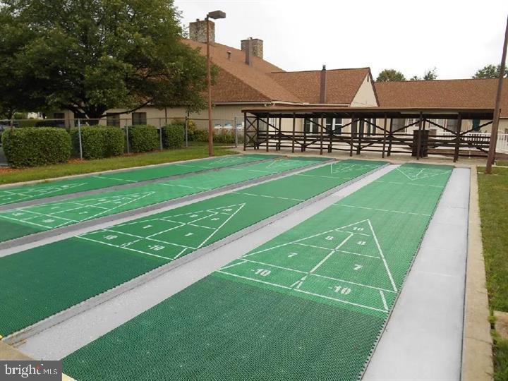 5661 CRABAPPLE DRIVE