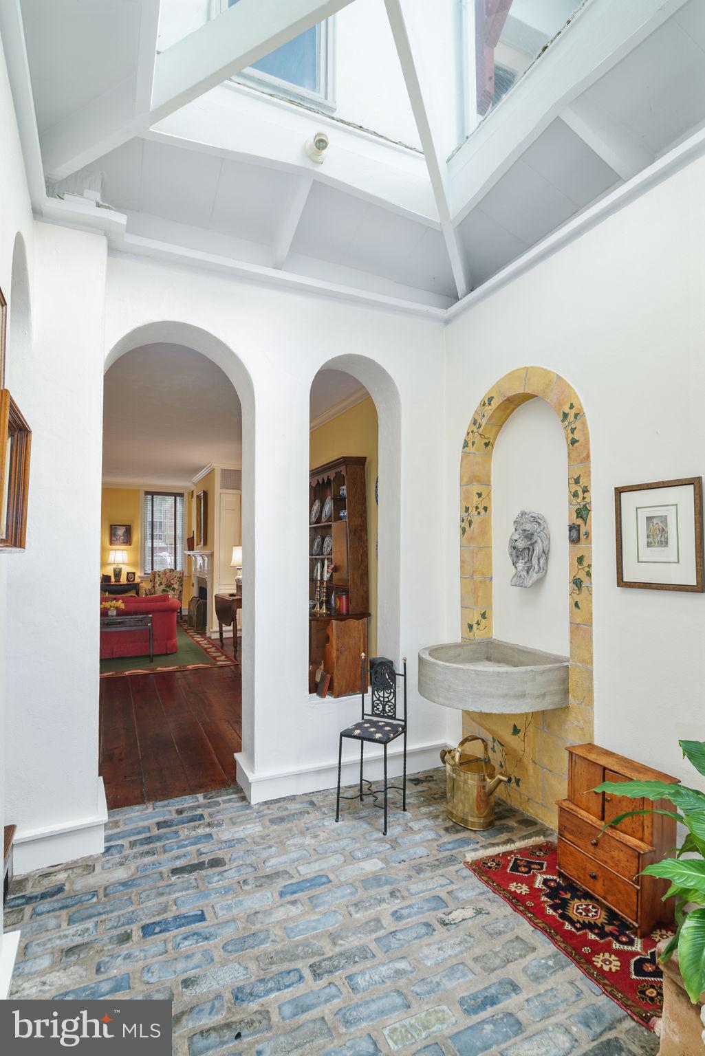 SOCIETY HILL - Residential