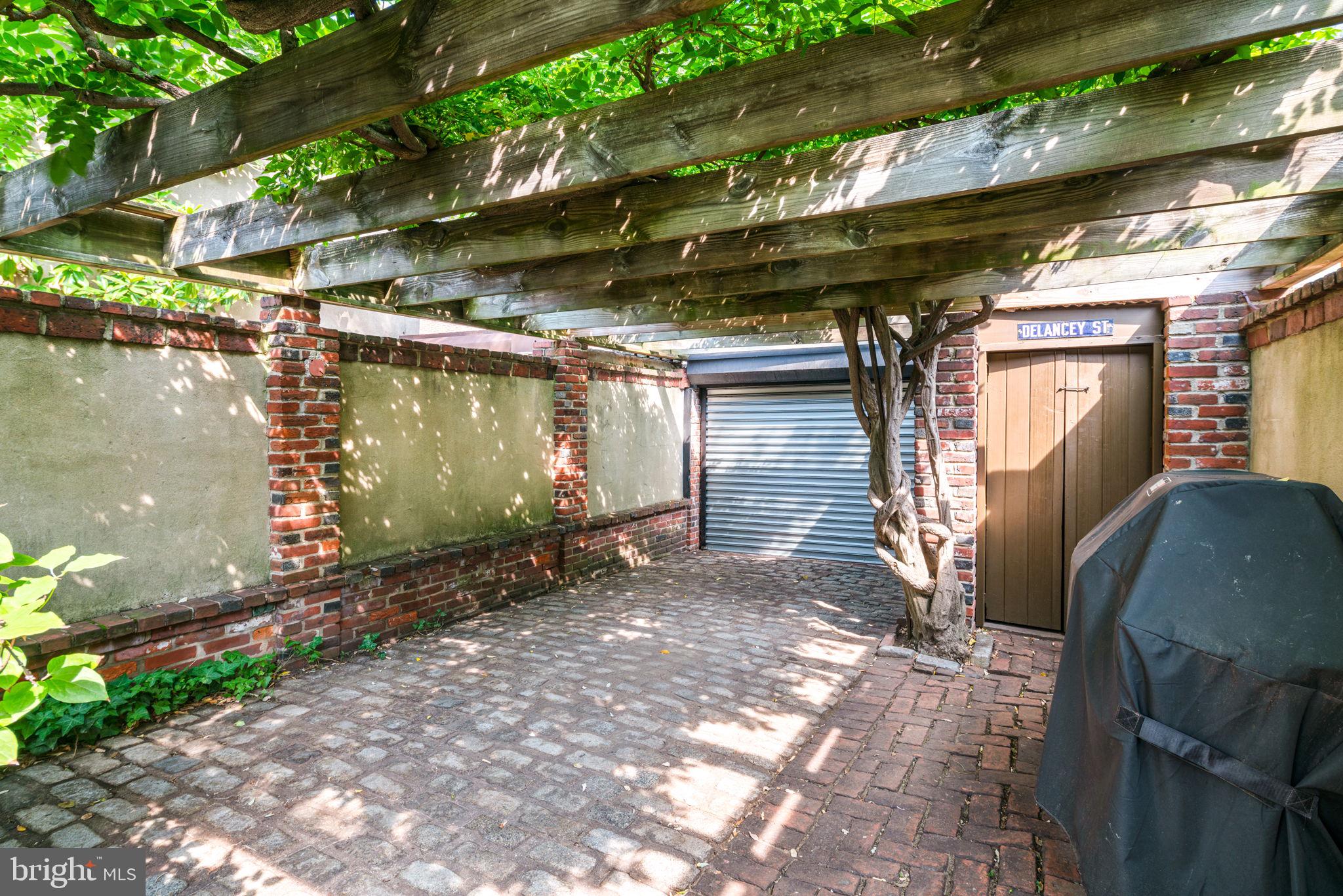 SOCIETY HILL - Residential