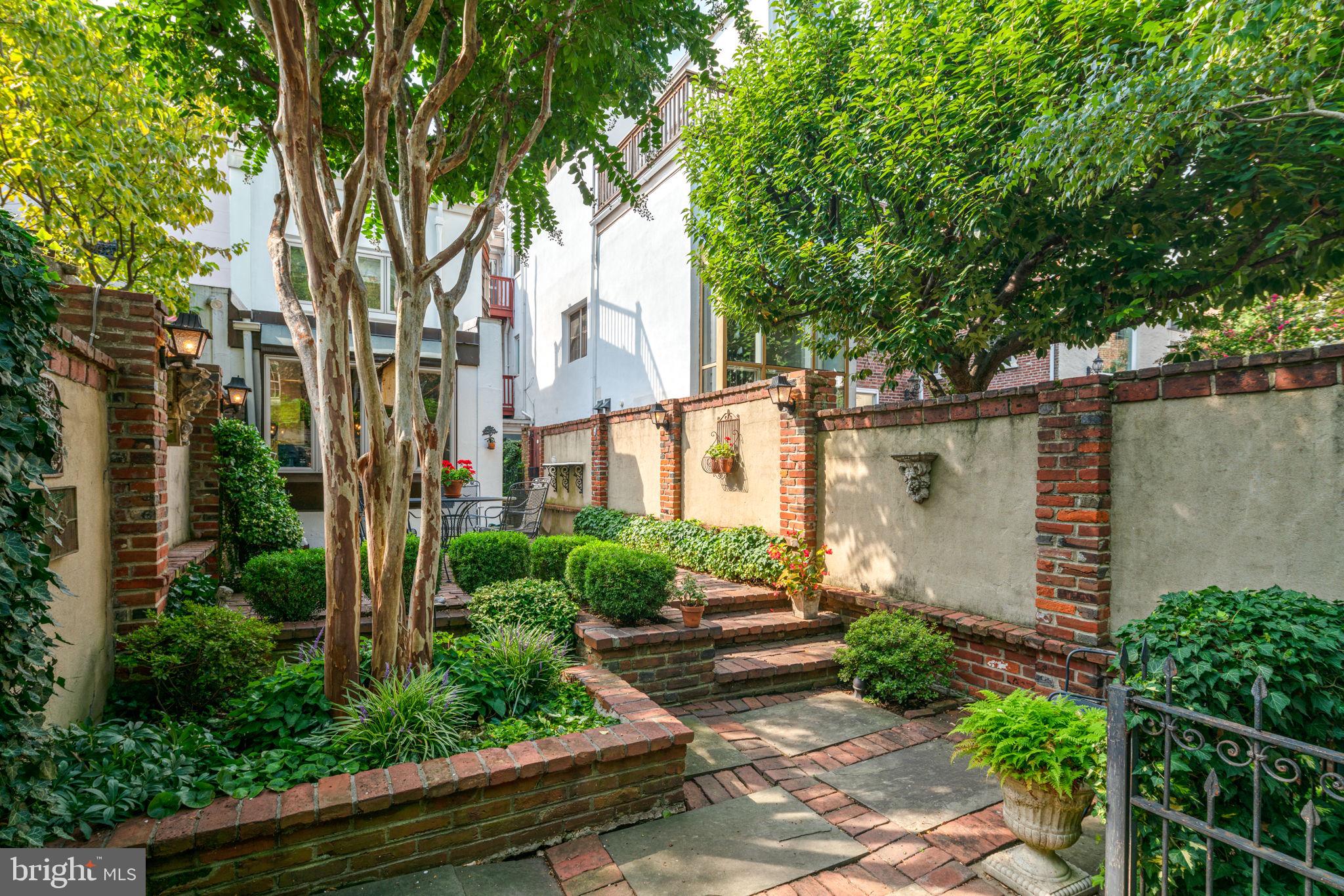 SOCIETY HILL - Residential