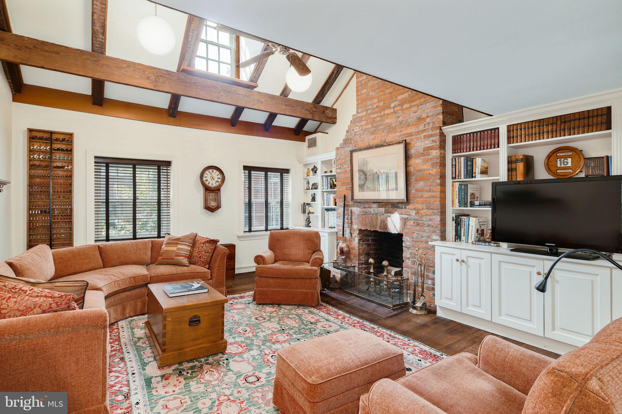 SOCIETY HILL - Residential