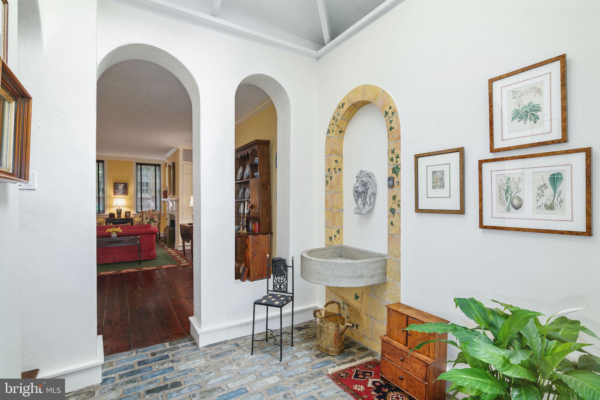 SOCIETY HILL - Residential