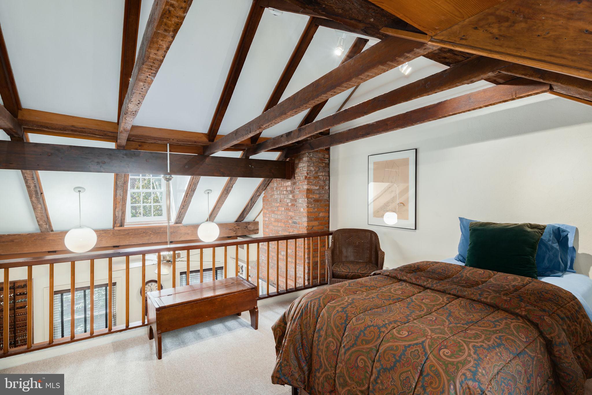 SOCIETY HILL - Residential