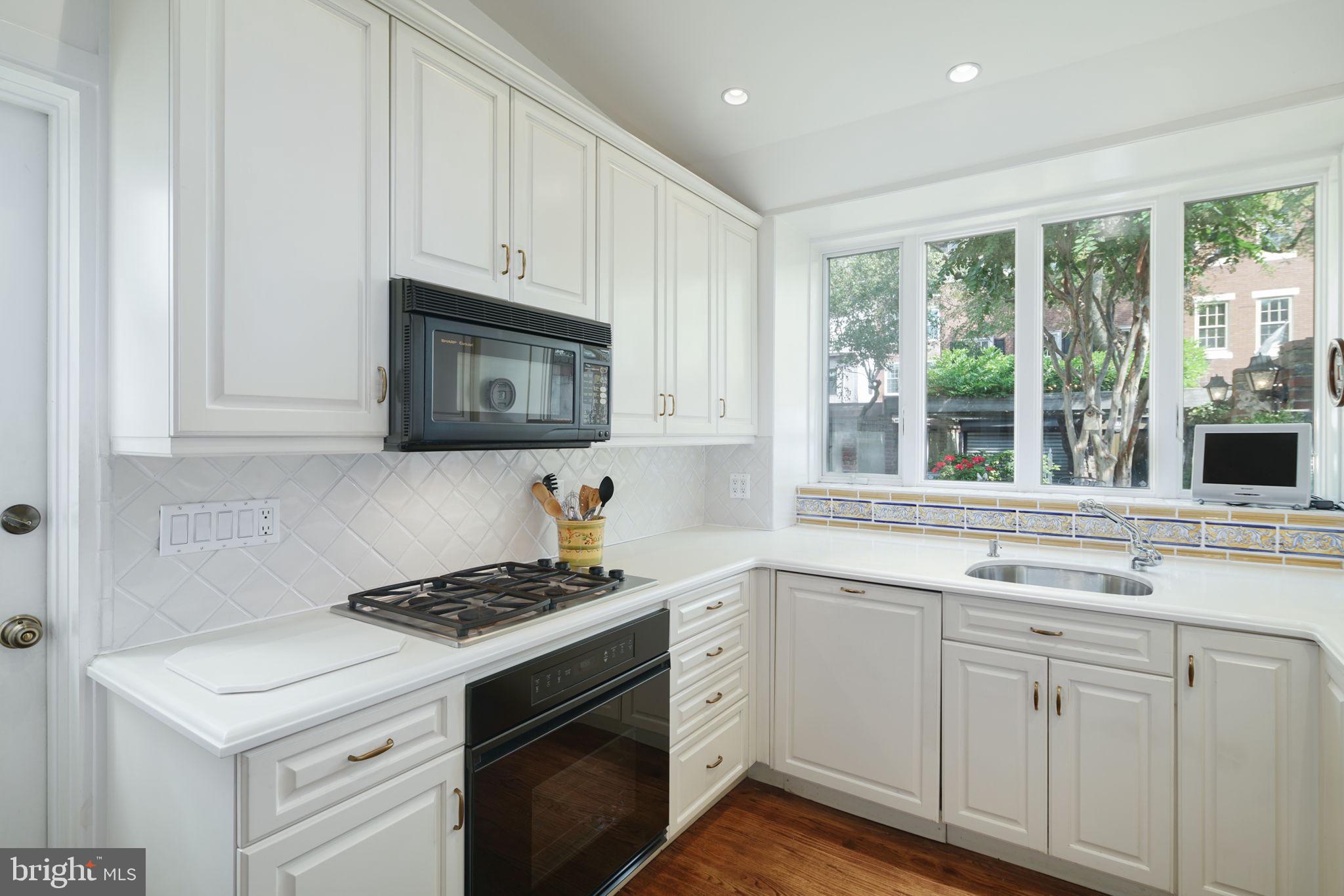 SOCIETY HILL - Residential