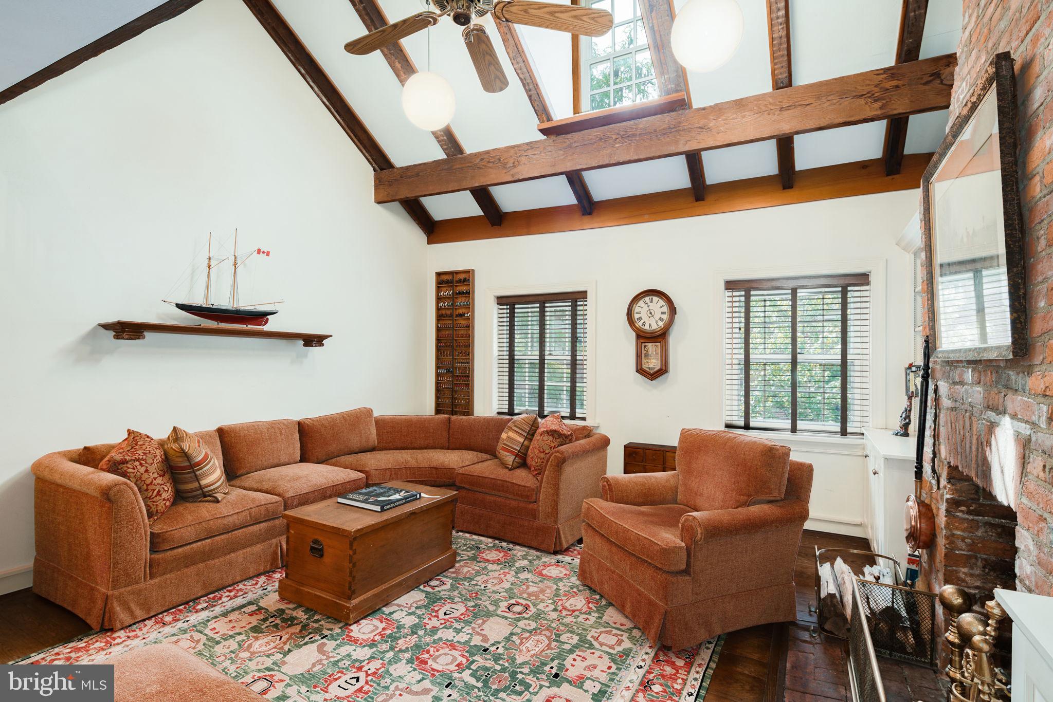 SOCIETY HILL - Residential