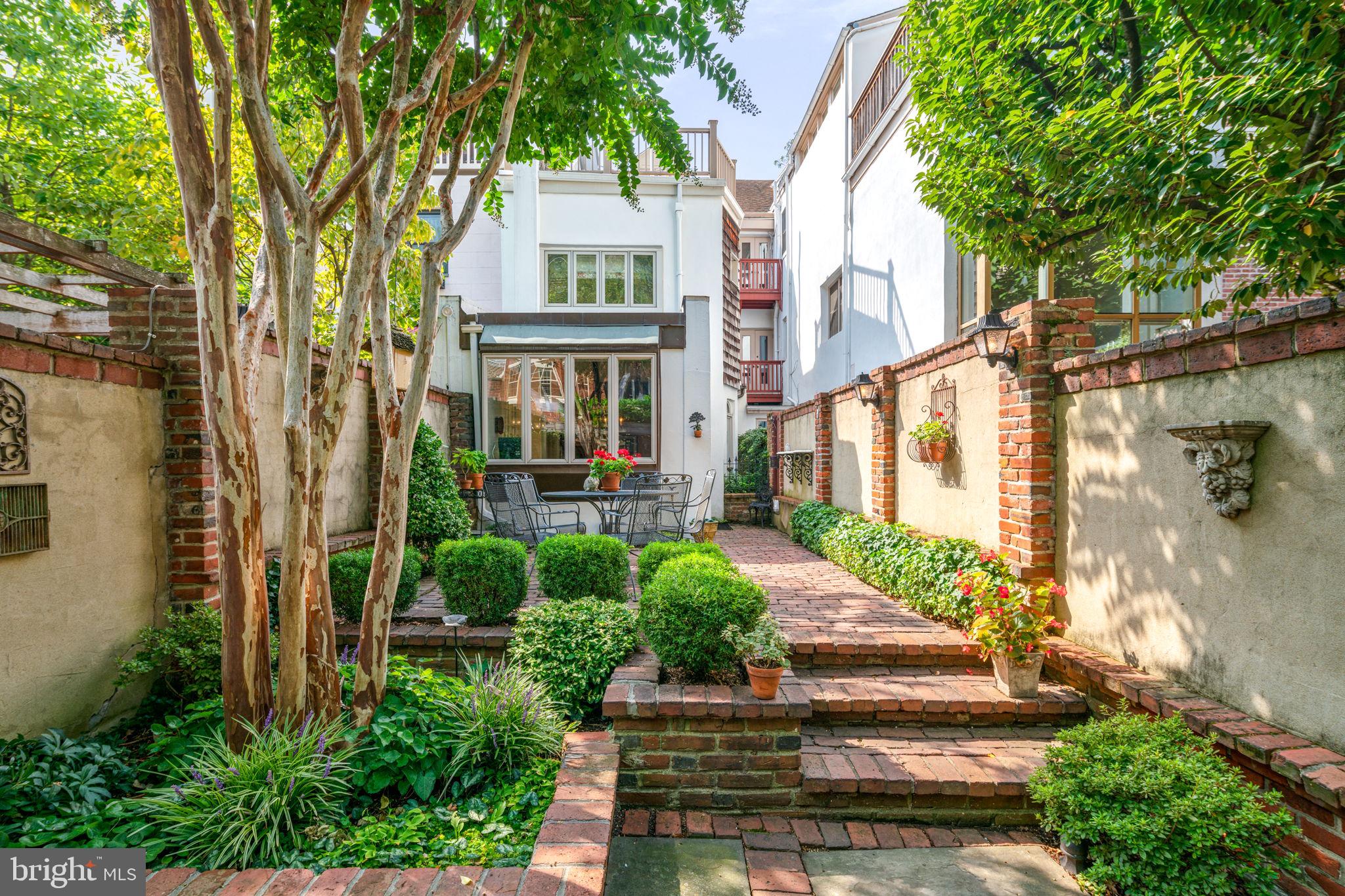 SOCIETY HILL - Residential