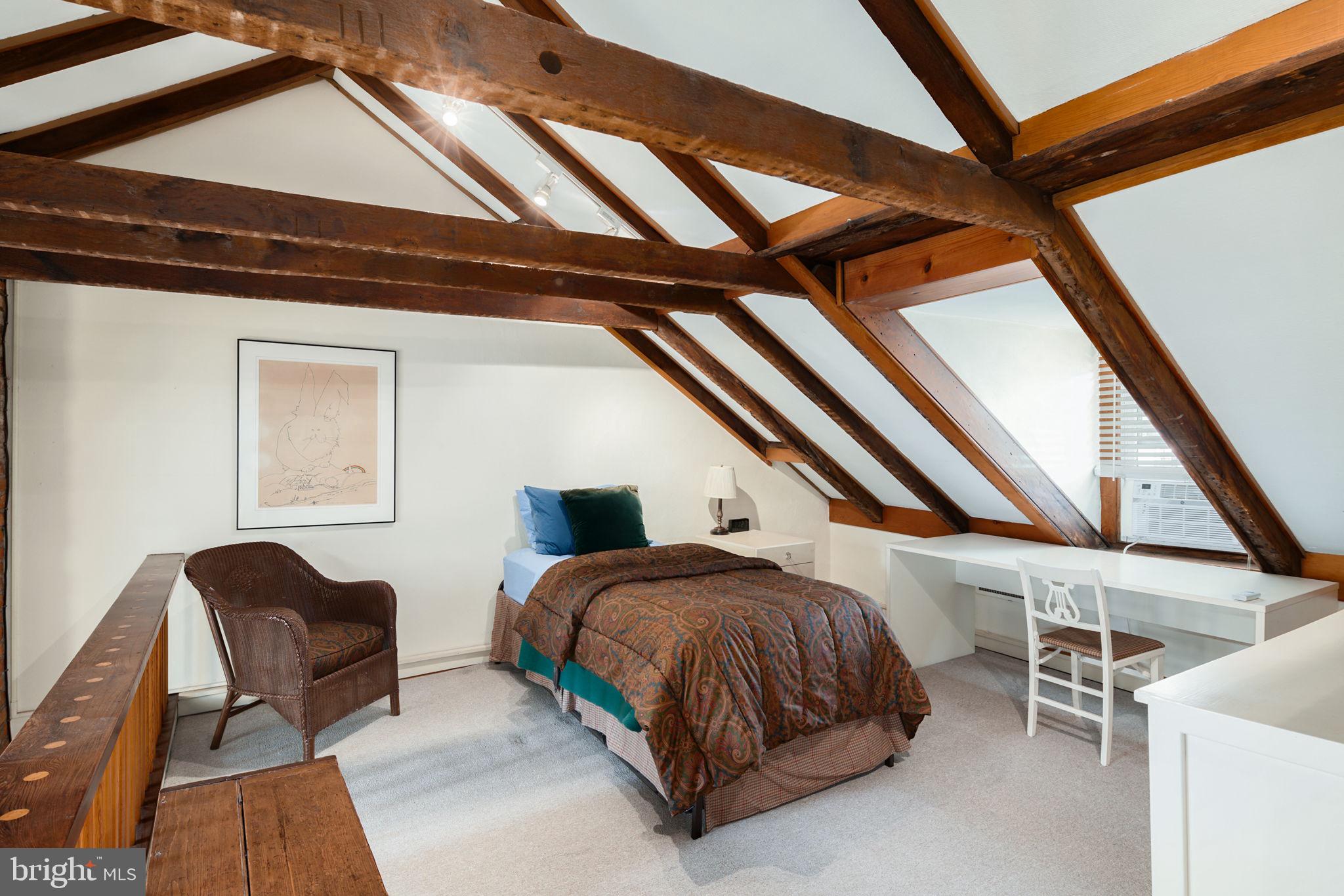 SOCIETY HILL - Residential