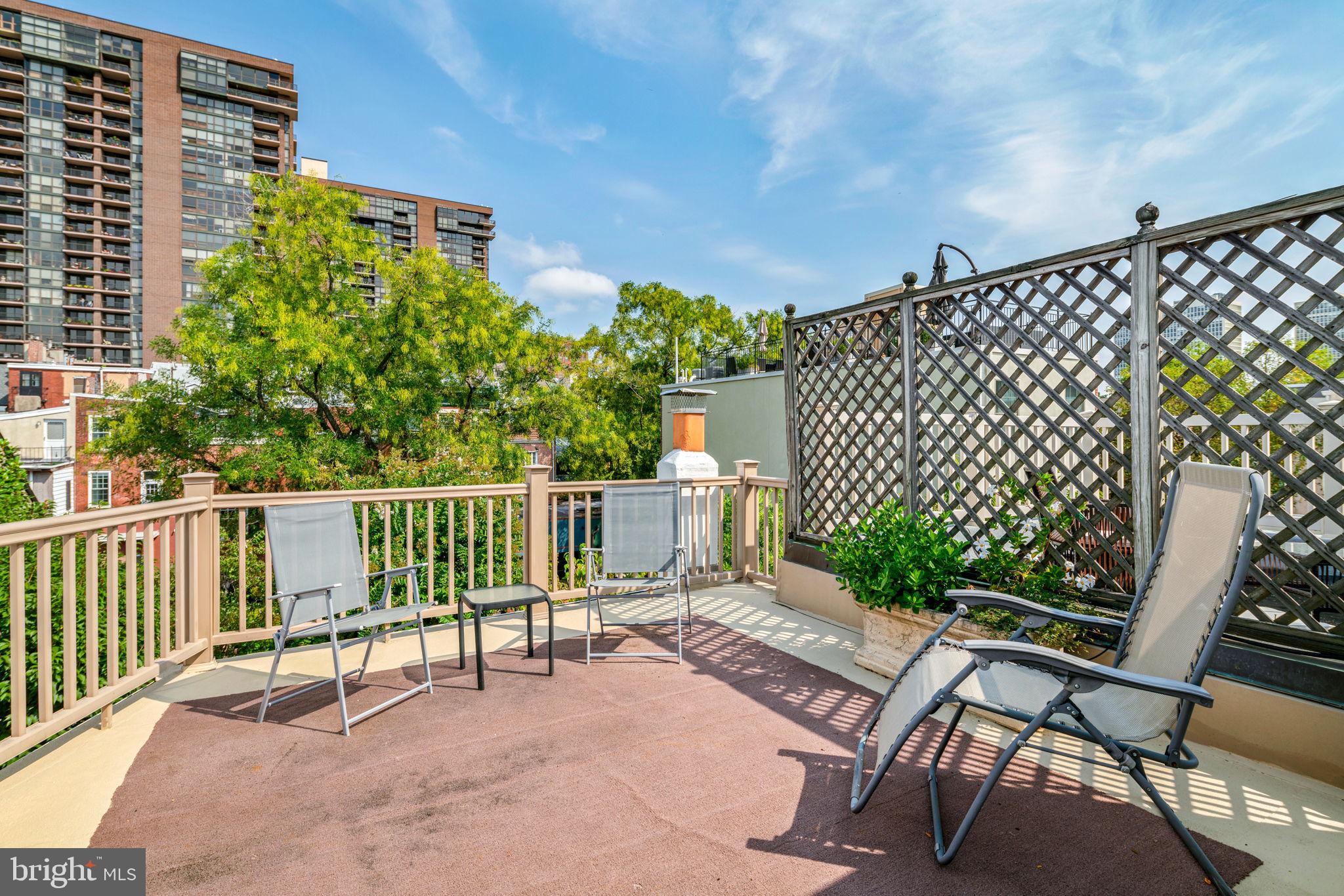 SOCIETY HILL - Residential