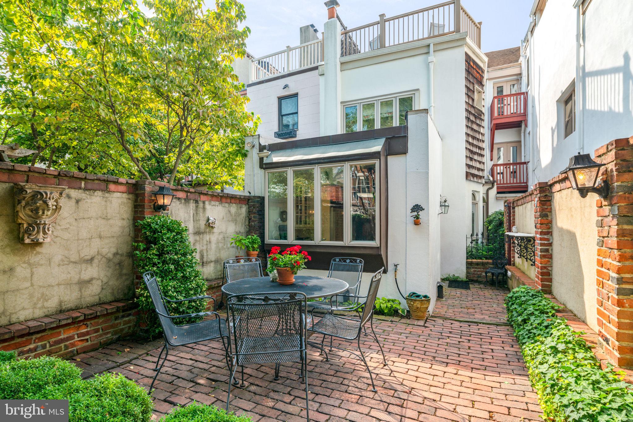 SOCIETY HILL - Residential