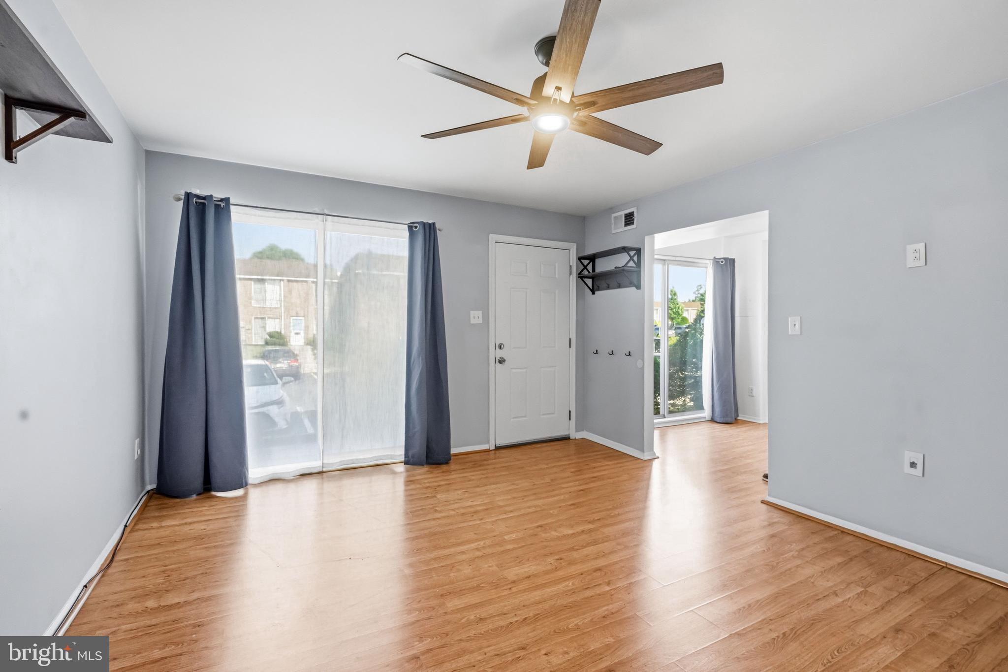 YORKTOWN - Residential