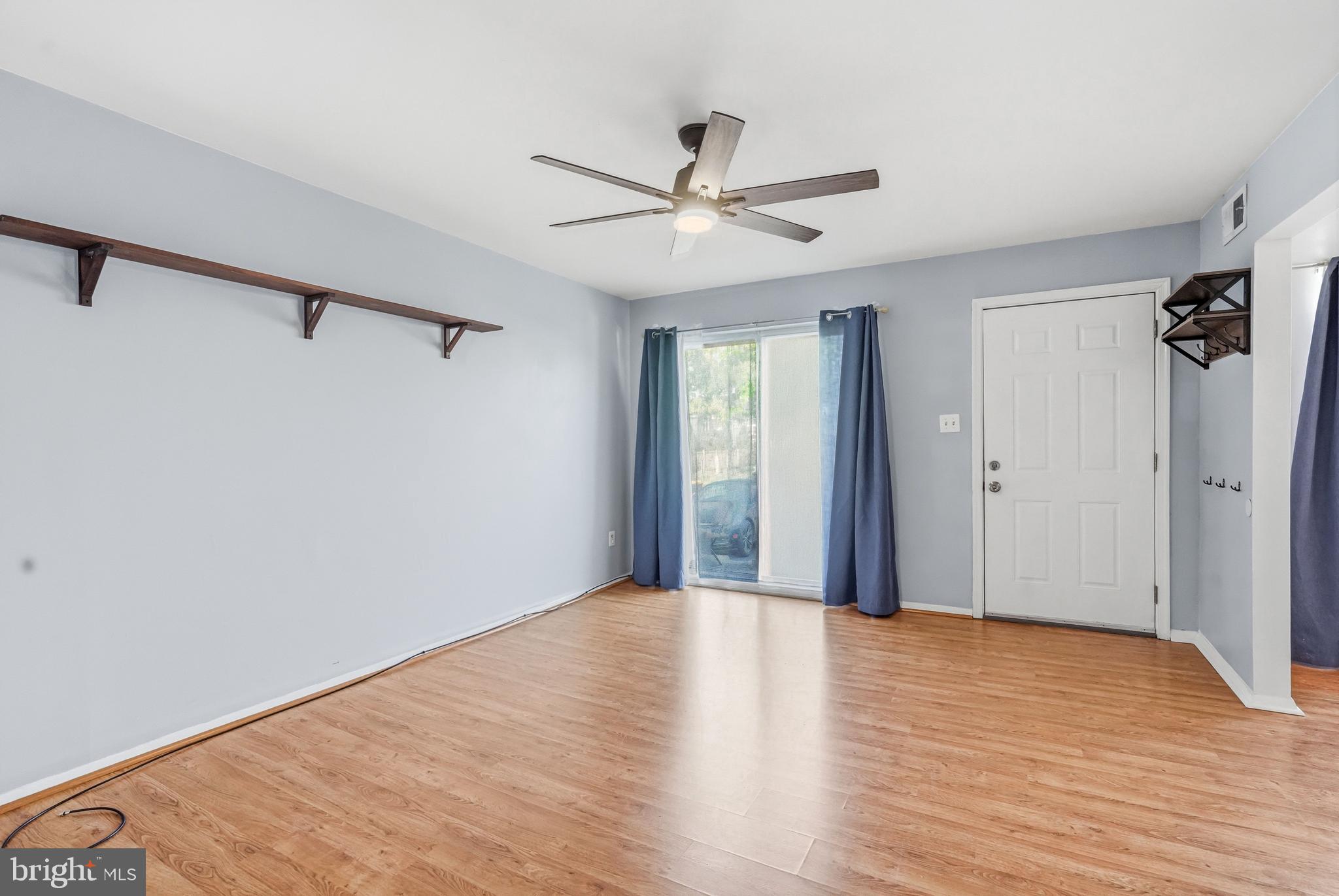 YORKTOWN - Residential