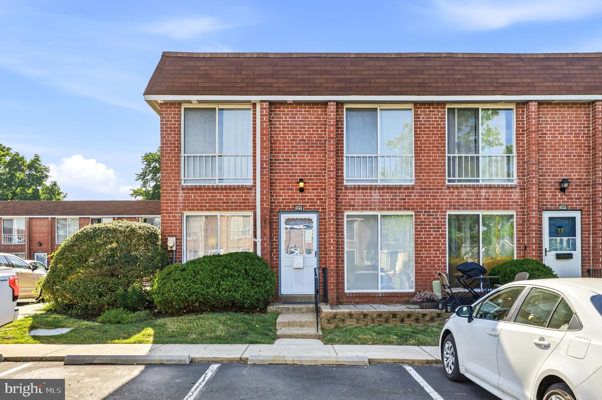 YORKTOWN - Residential