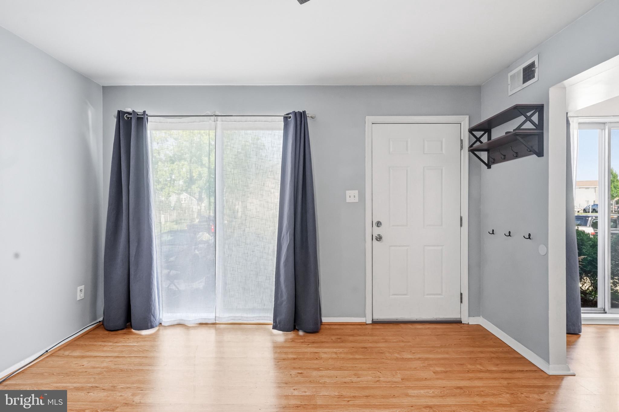 YORKTOWN - Residential