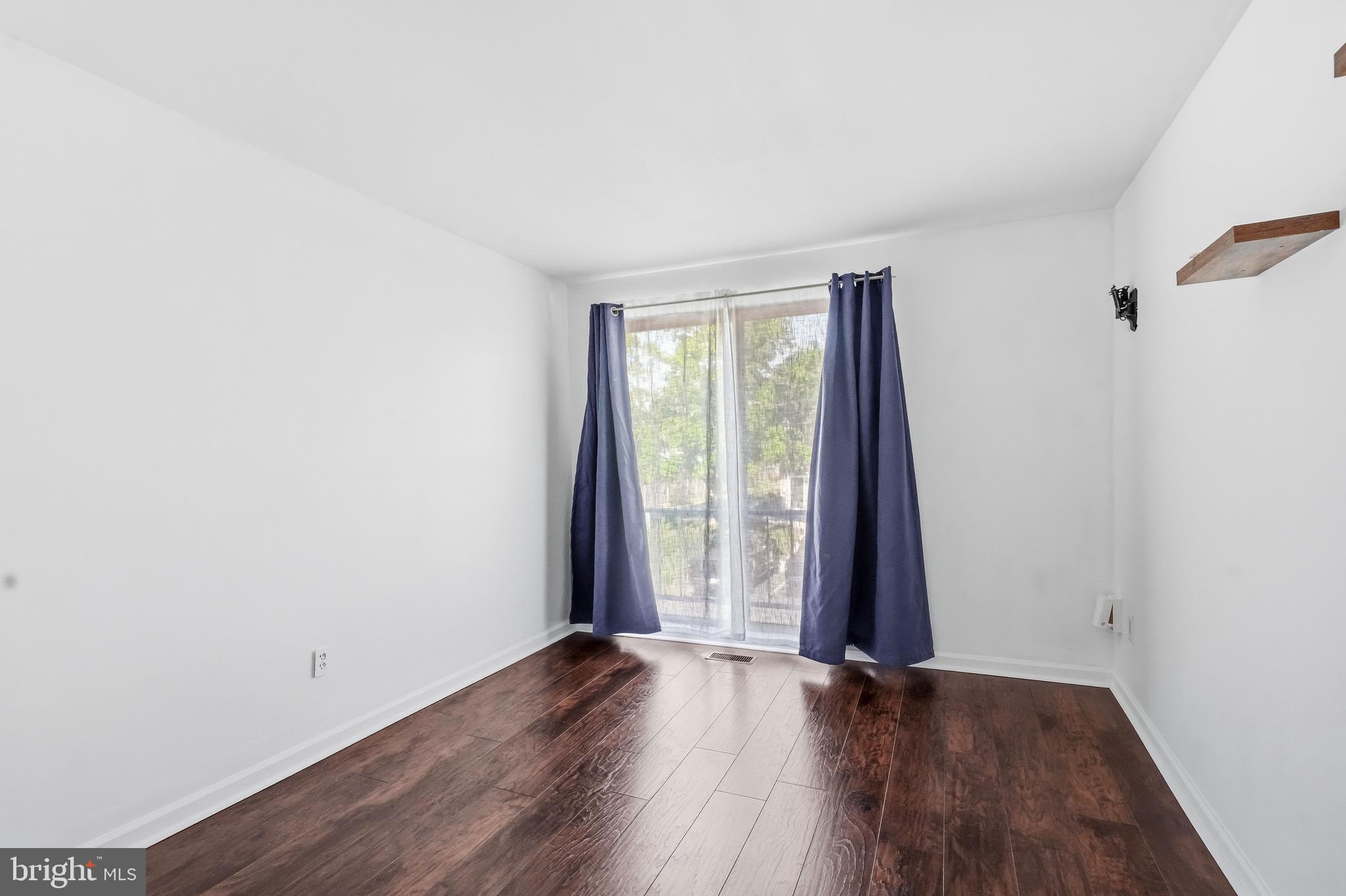 YORKTOWN - Residential