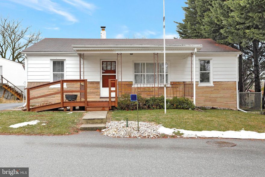 Check out this cute 2 bed and 1.5 bath rancher style home. The main level has a 2 bedrooms, 1 full bath and 1 half bath along living room, dining room and kitchen. Natural hardwood floors have been revealed upon very recent removal of shag carpets! Located on .19 acres on a quiet, dead end street.