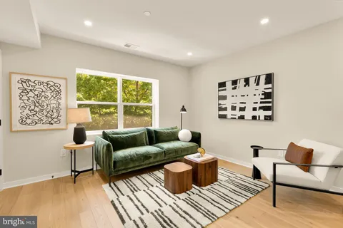 MLS: DCDC2257708