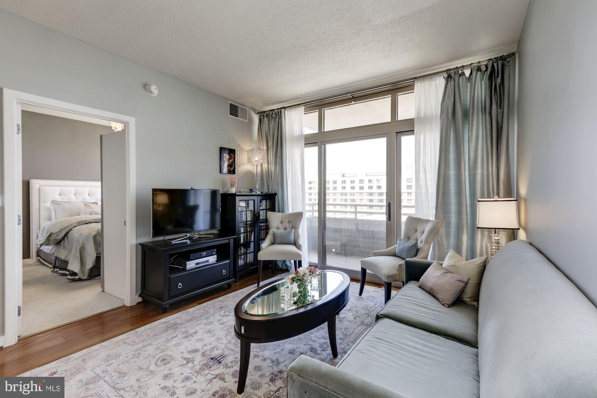 RESIDENCES AT LIBERTY CENTER - Residential Lease