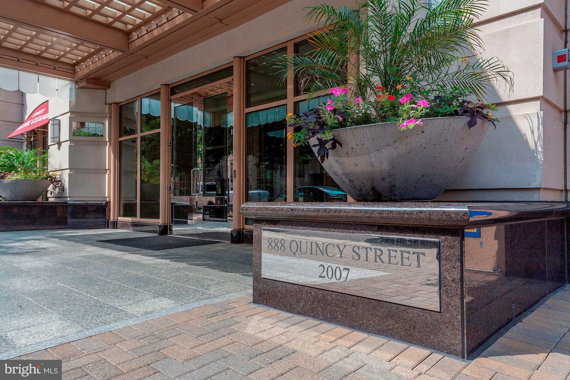 RESIDENCES AT LIBERTY CENTER - Residential Lease