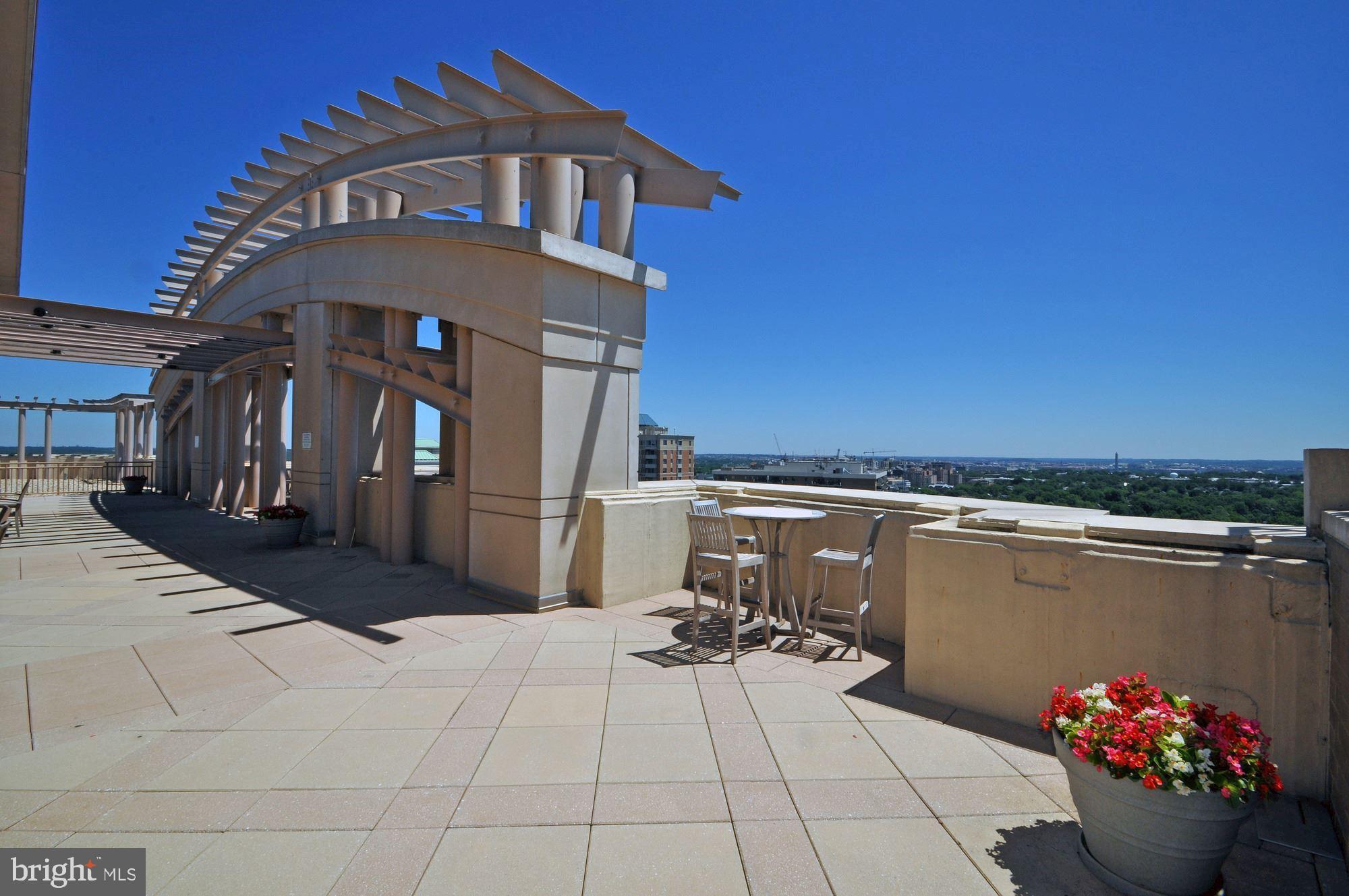 RESIDENCES AT LIBERTY CENTER - Residential Lease