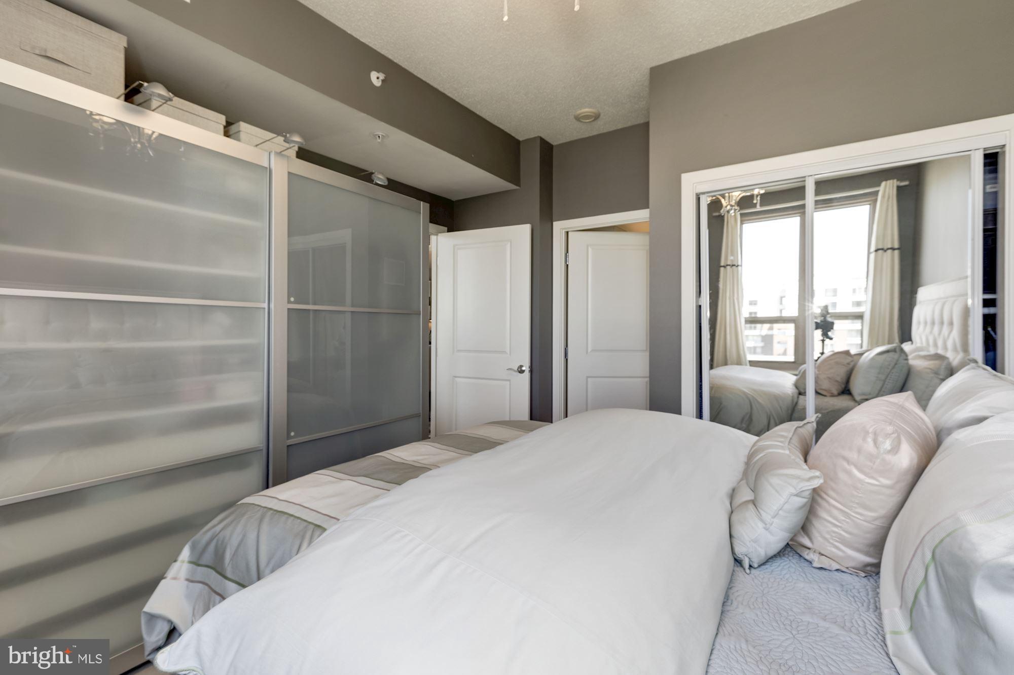 RESIDENCES AT LIBERTY CENTER - Residential Lease