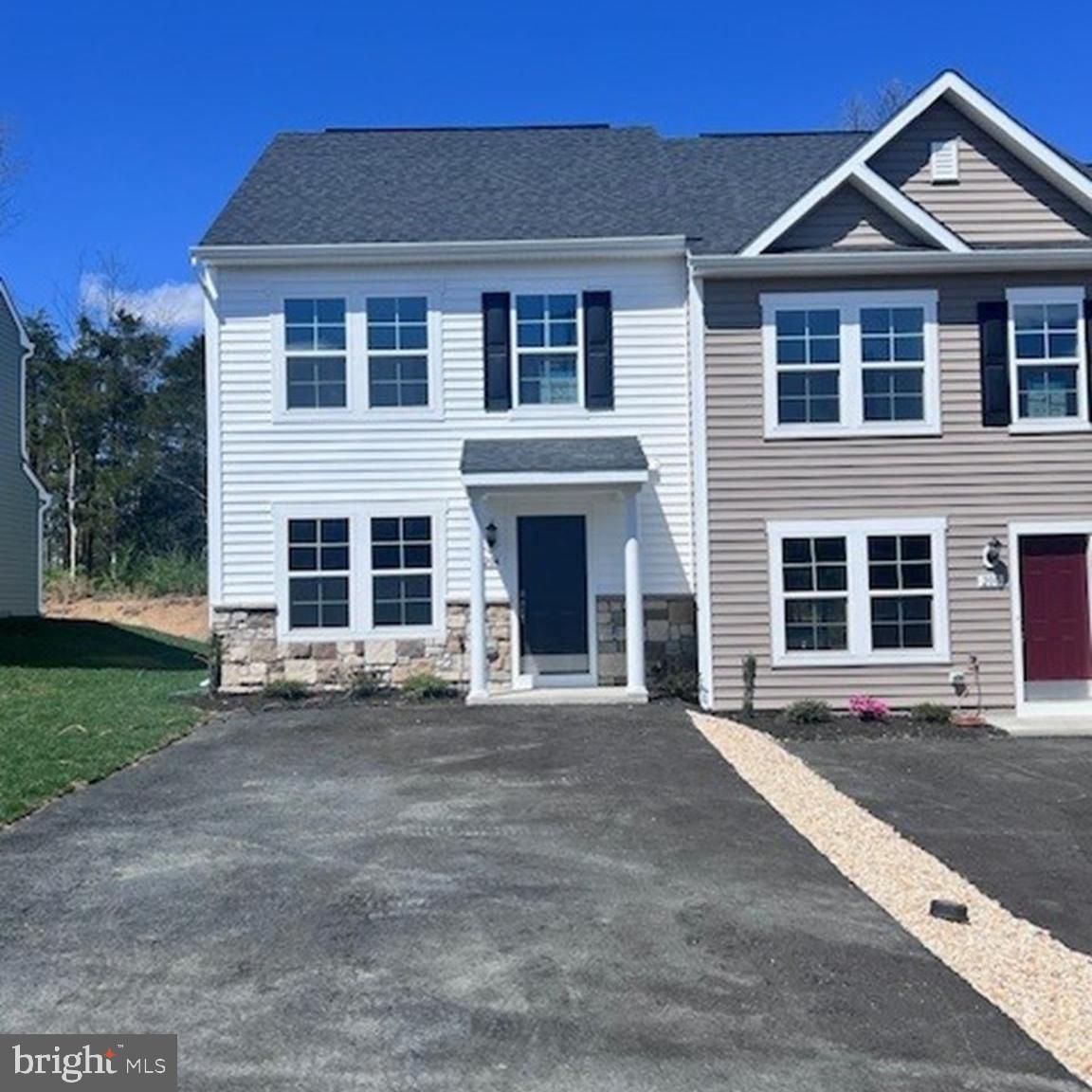 WHISPERING PINES - Residential