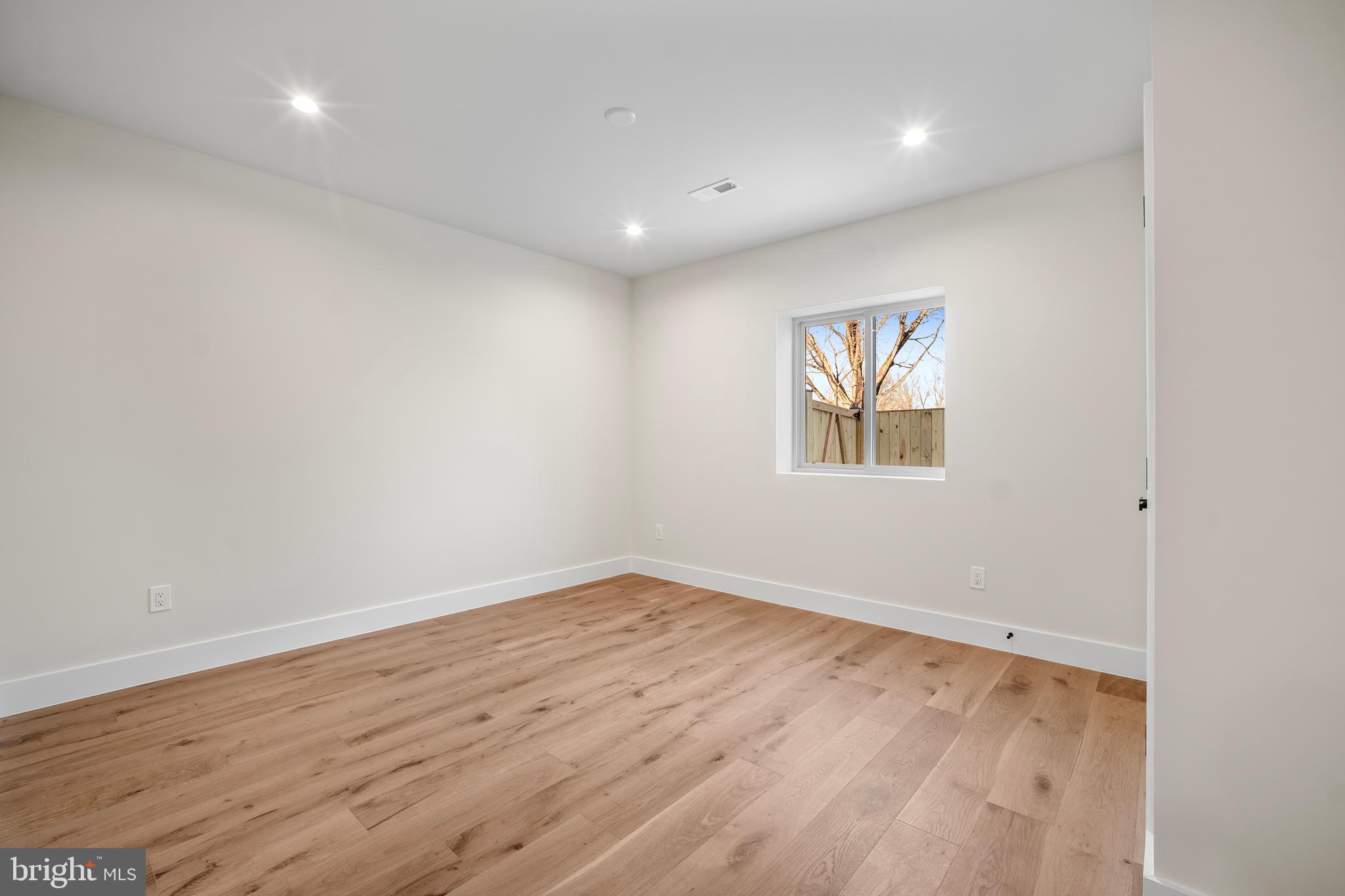 DANA HEIGHTS - Residential