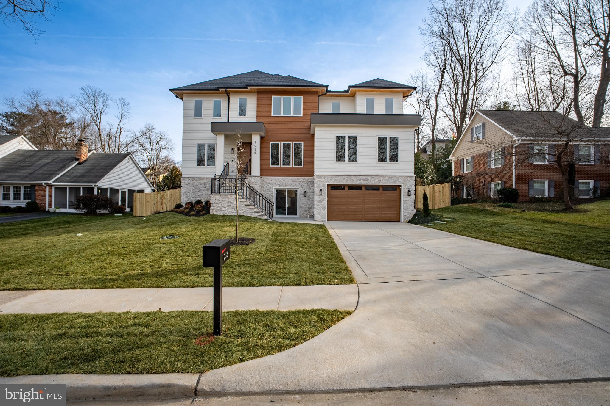 DANA HEIGHTS - Residential