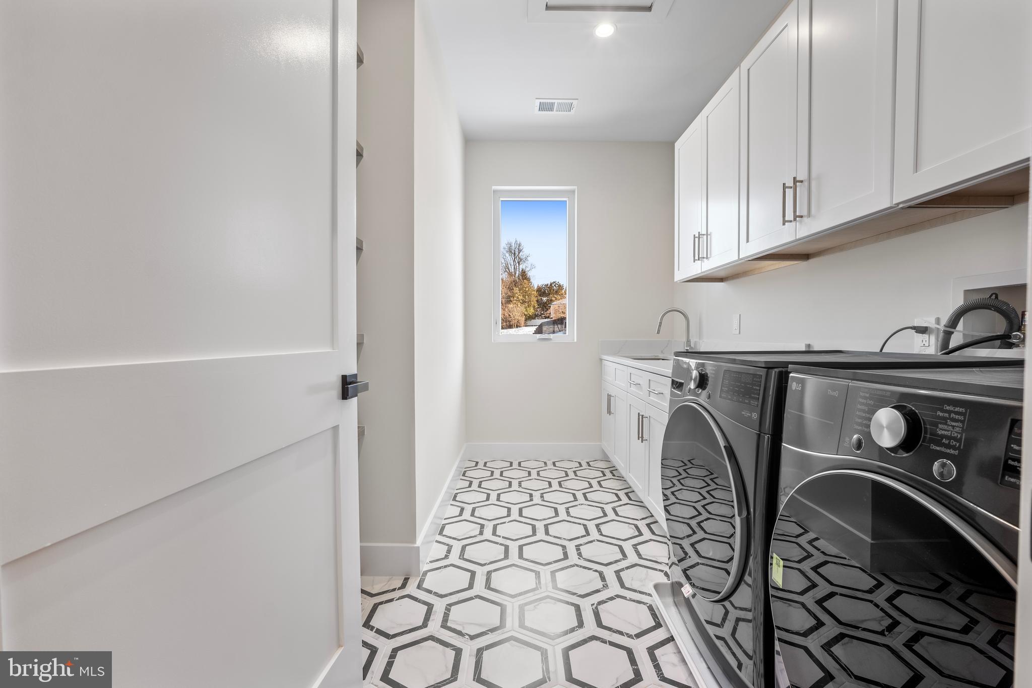 DANA HEIGHTS - Residential