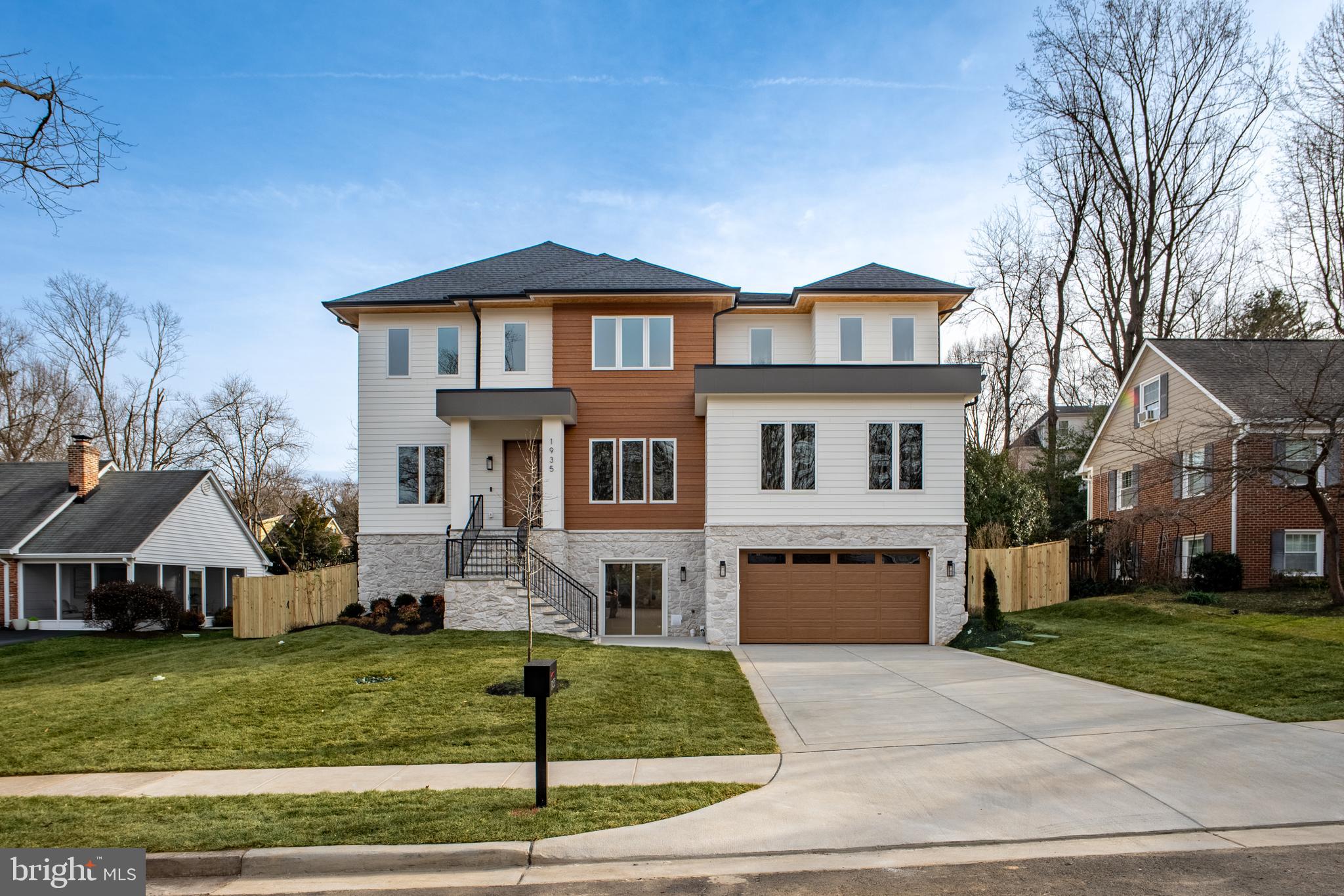 DANA HEIGHTS - Residential