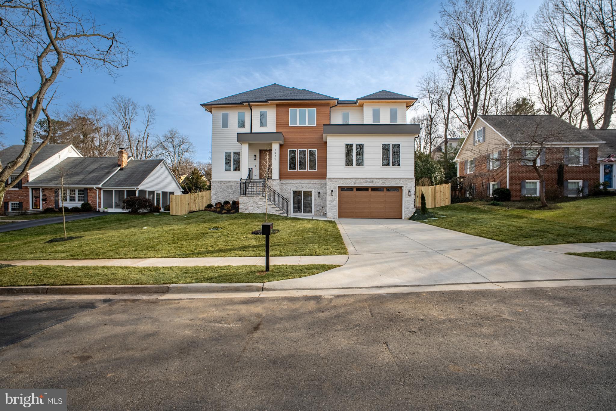 DANA HEIGHTS - Residential