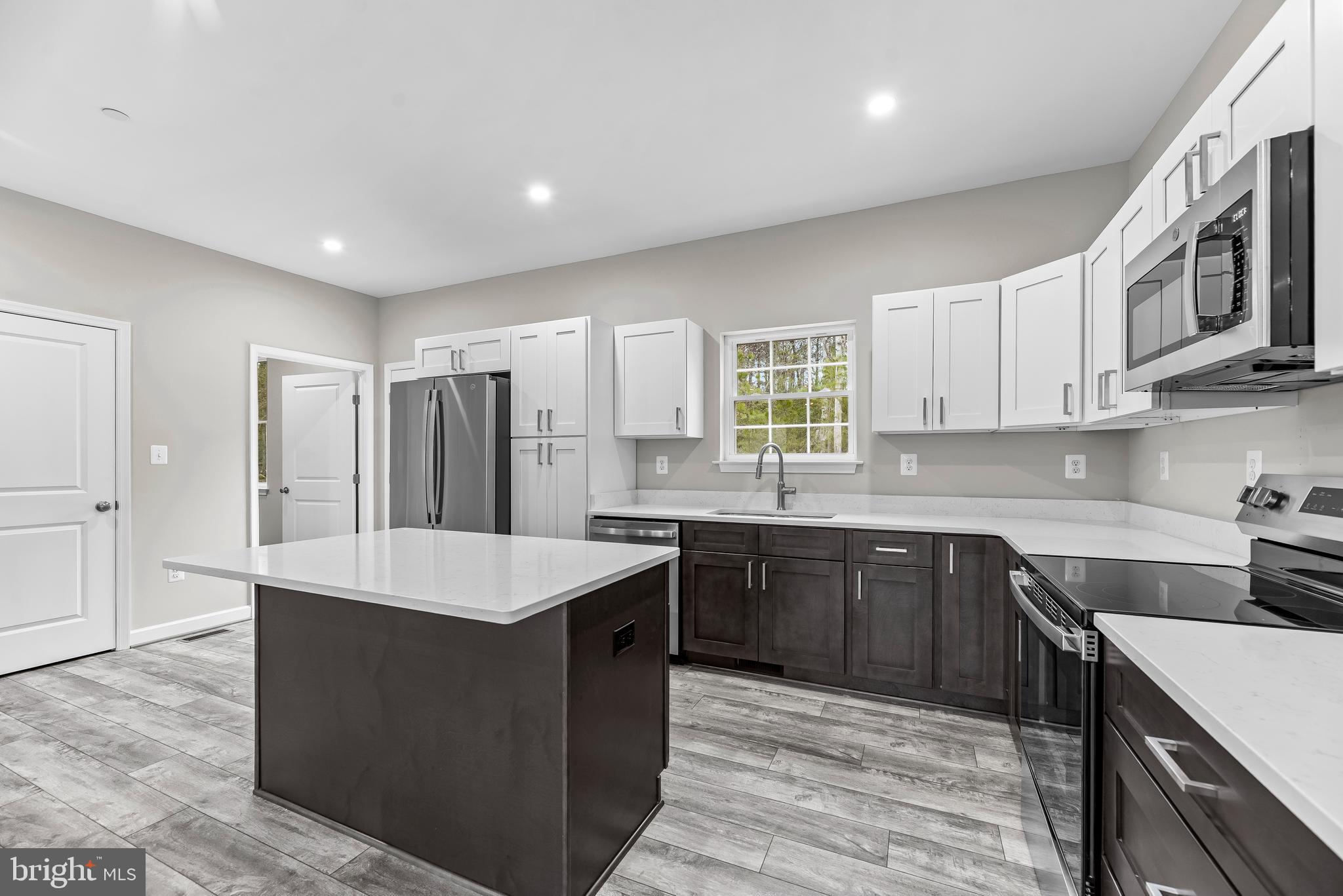 HAWKS NEST - Residential