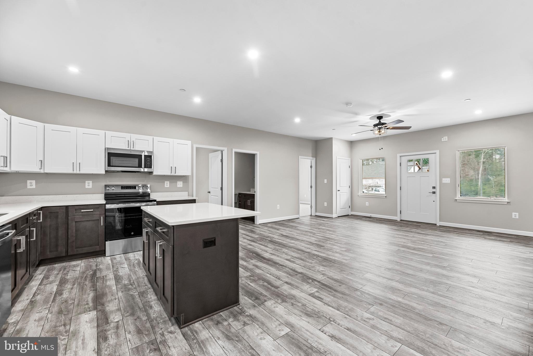 HAWKS NEST - Residential