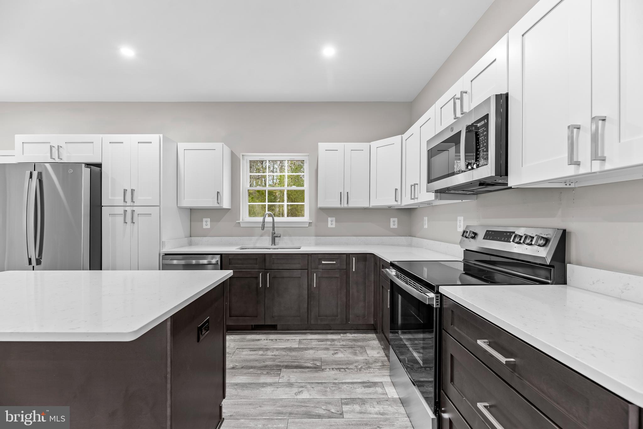 HAWKS NEST - Residential