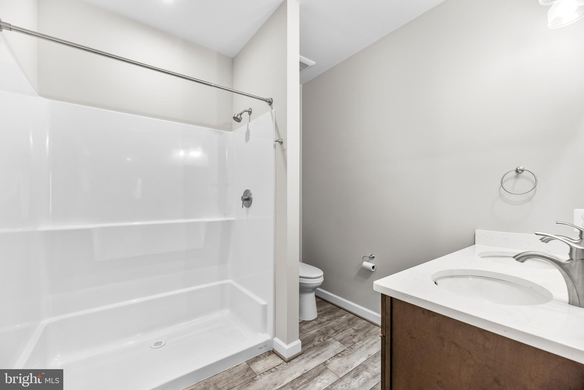 HAWKS NEST - Residential