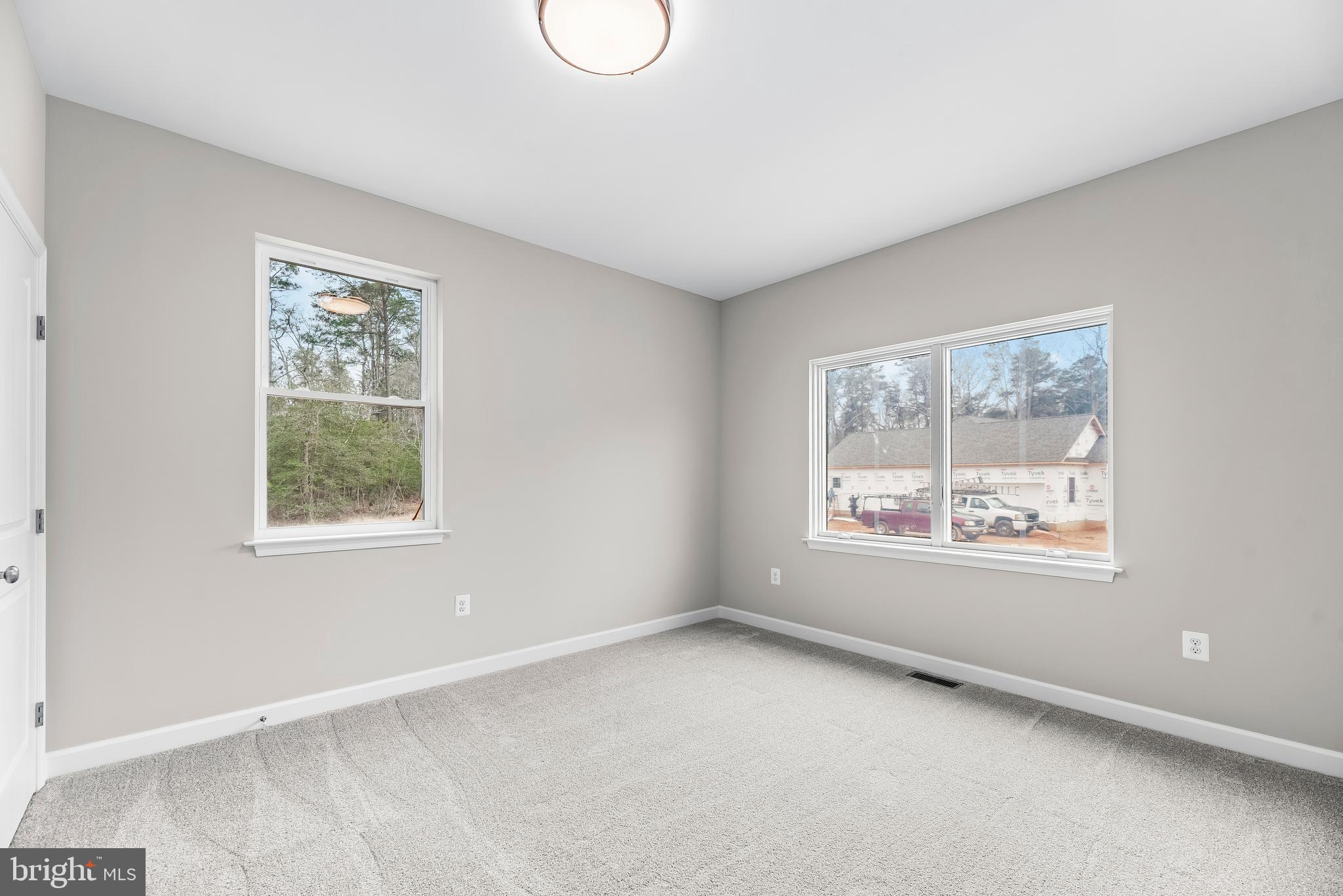 HAWKS NEST - Residential