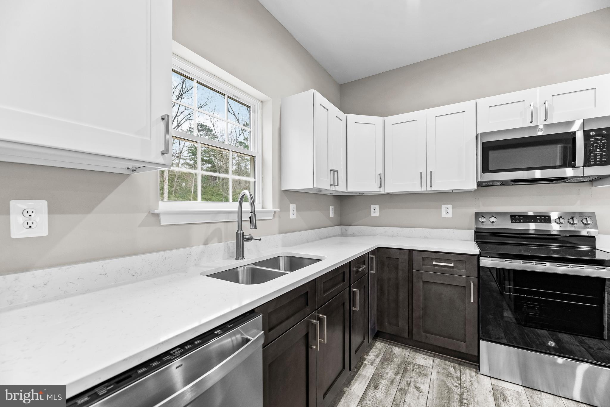 HAWKS NEST - Residential