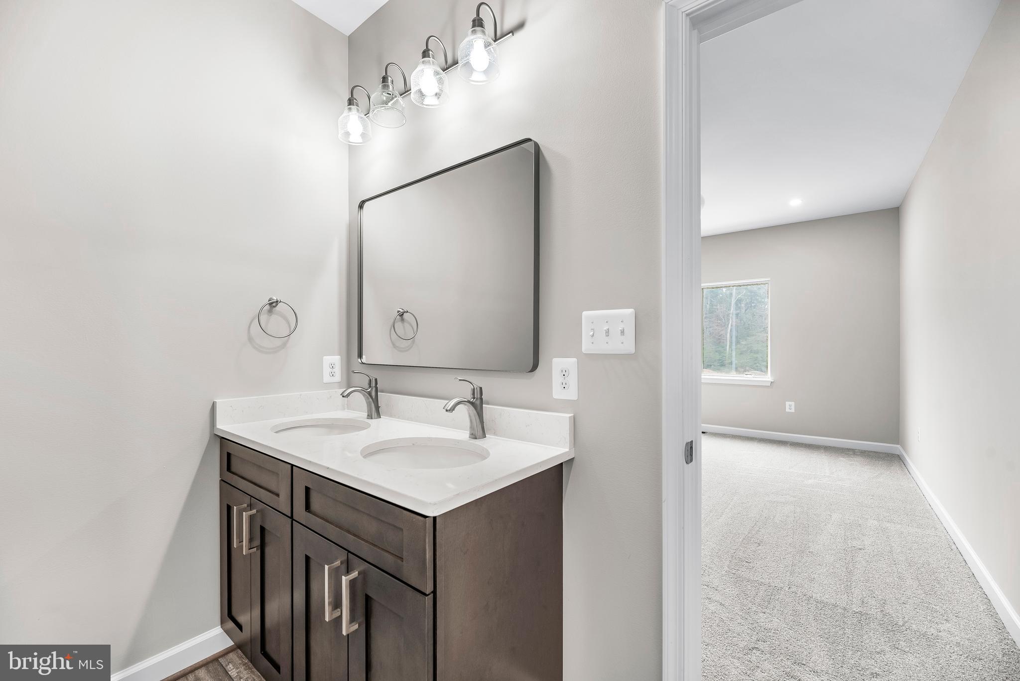 HAWKS NEST - Residential