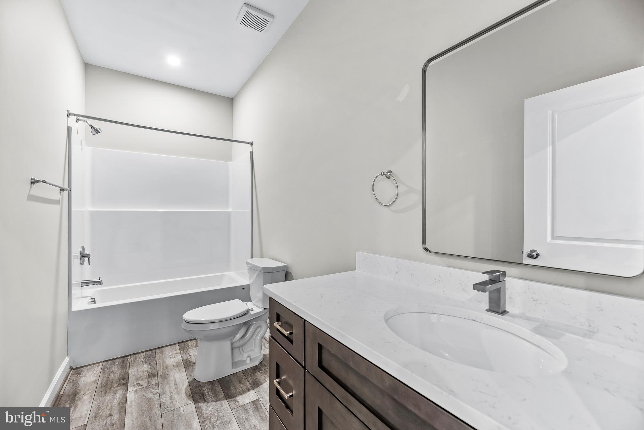 HAWKS NEST - Residential