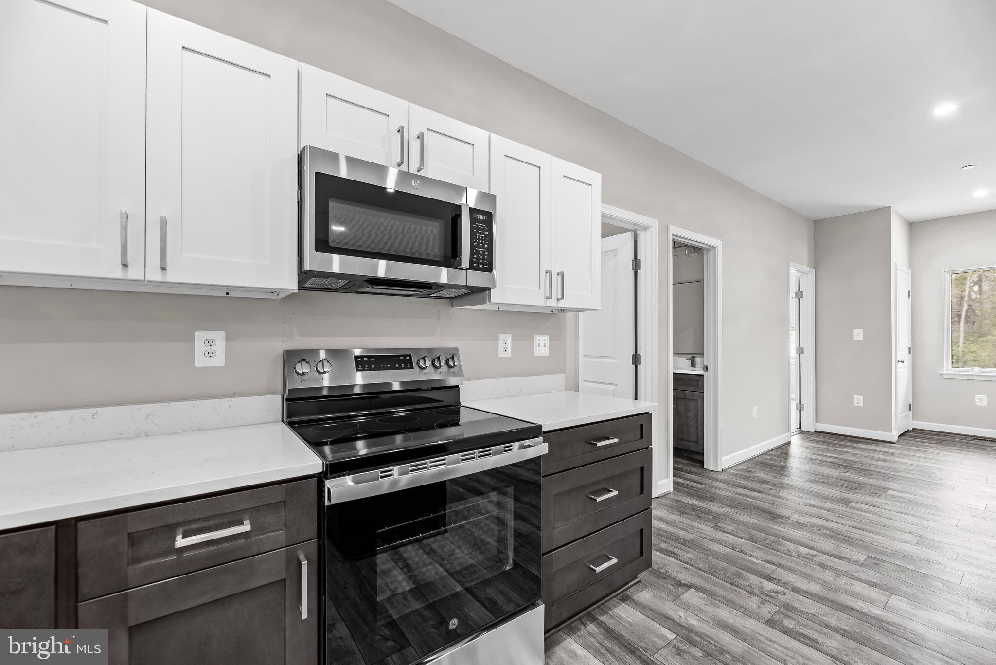 HAWKS NEST - Residential