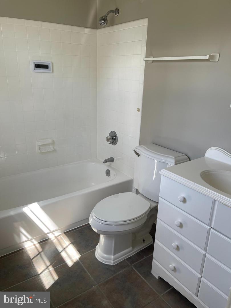 FRANKLIN PARK - Residential Lease