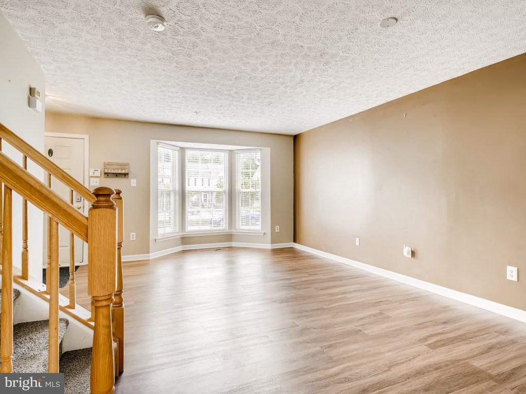 CONSTANT FRIENDSHIP - Residential