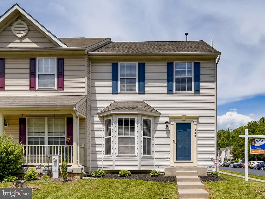 CONSTANT FRIENDSHIP - Residential