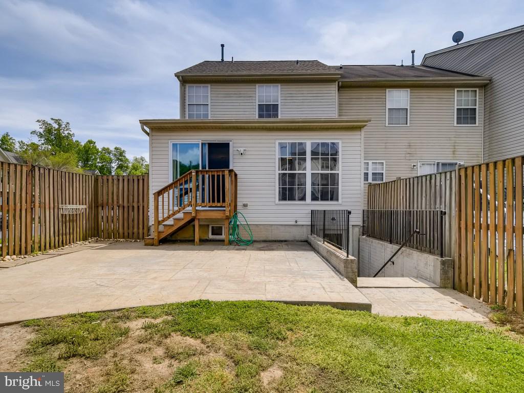 CONSTANT FRIENDSHIP - Residential