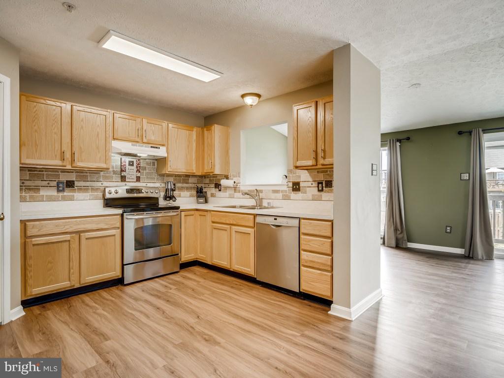 CONSTANT FRIENDSHIP - Residential