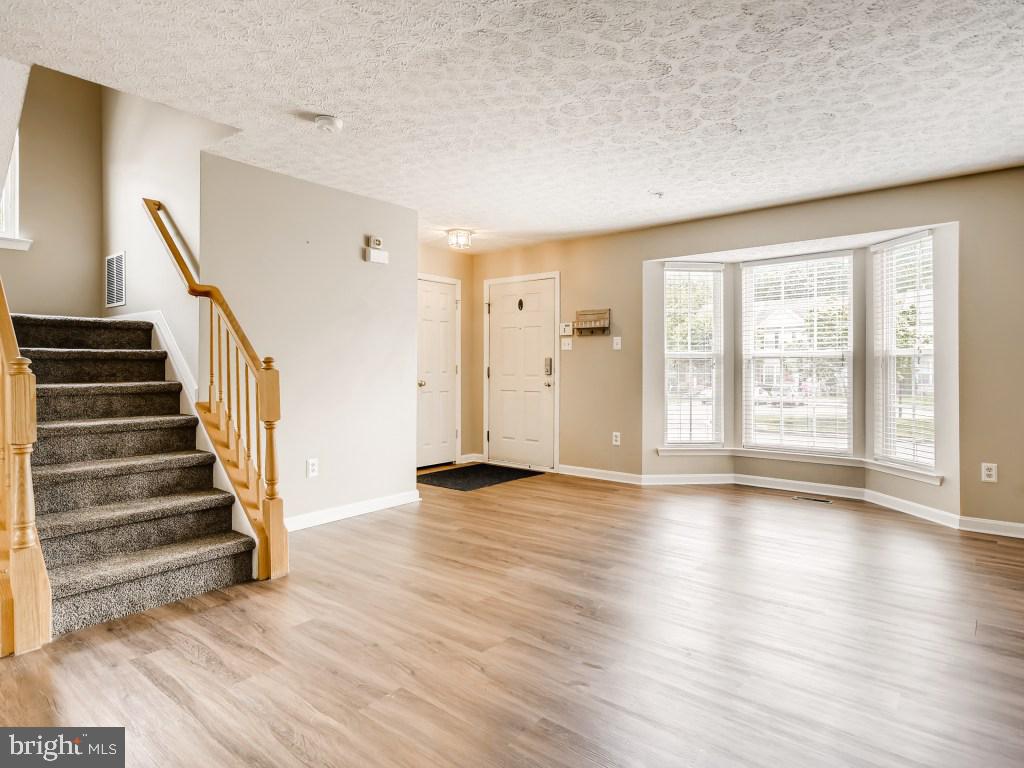 CONSTANT FRIENDSHIP - Residential