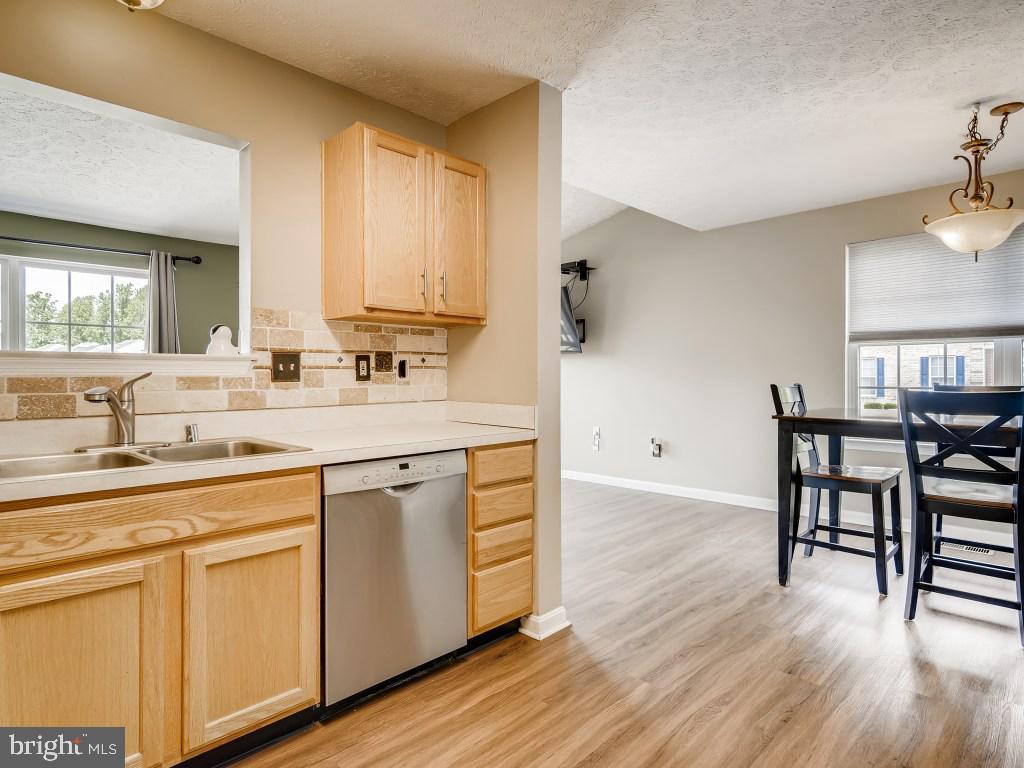 CONSTANT FRIENDSHIP - Residential