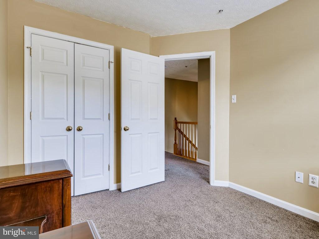 CONSTANT FRIENDSHIP - Residential