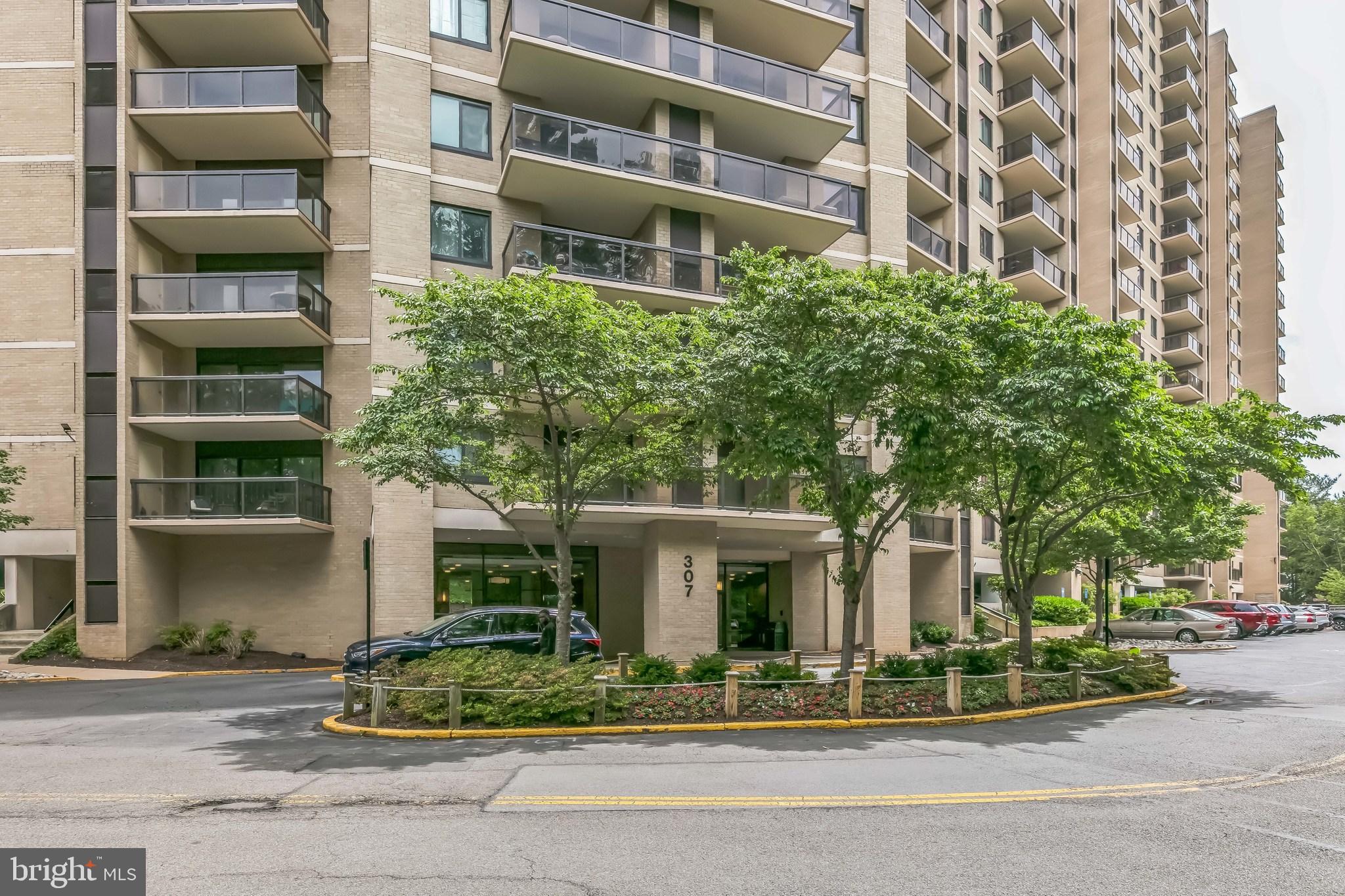 WATERGATE AT LANDMARK - Residential