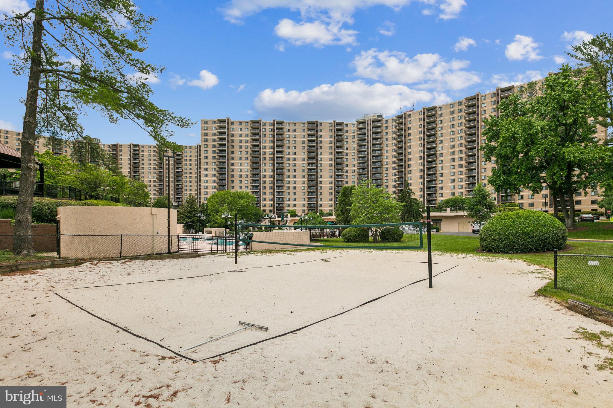 WATERGATE AT LANDMARK - Residential
